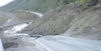 Ayancık-Sinop Yolu Kapalı!